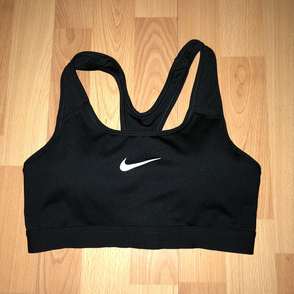 New black nike sports bra